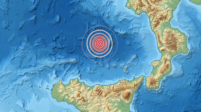 terremoto oggi tirreno calabria sicilia