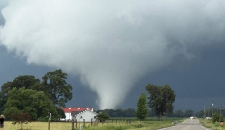 tornado illinois