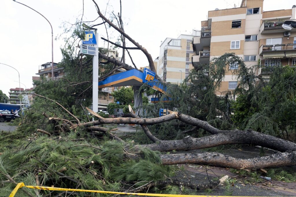 tornado roma