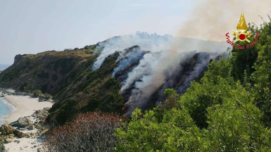 Incendi Calabria Zambrone