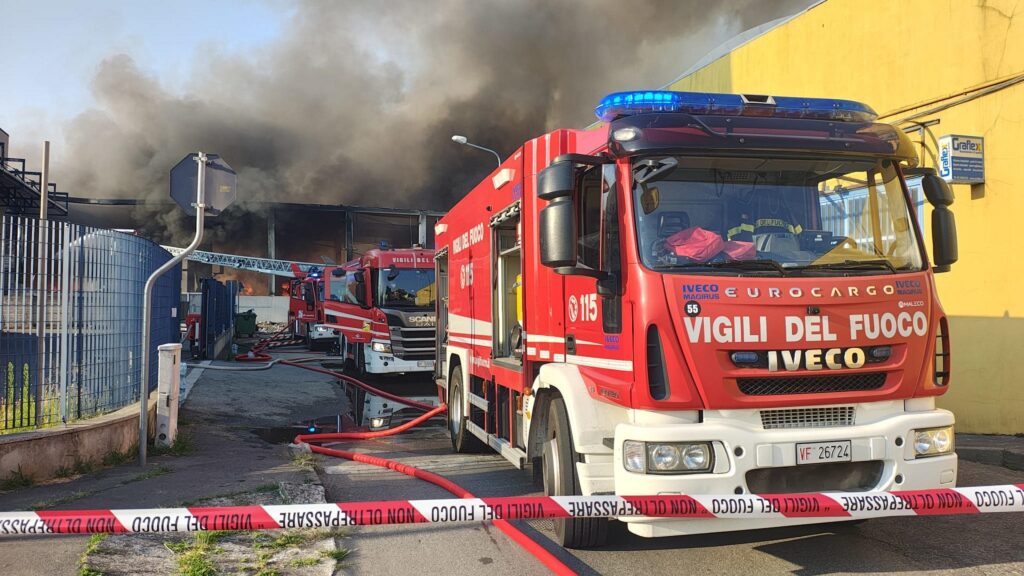 incendio novate milanese