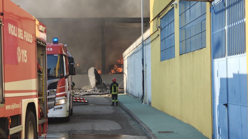 incendio novate milanese