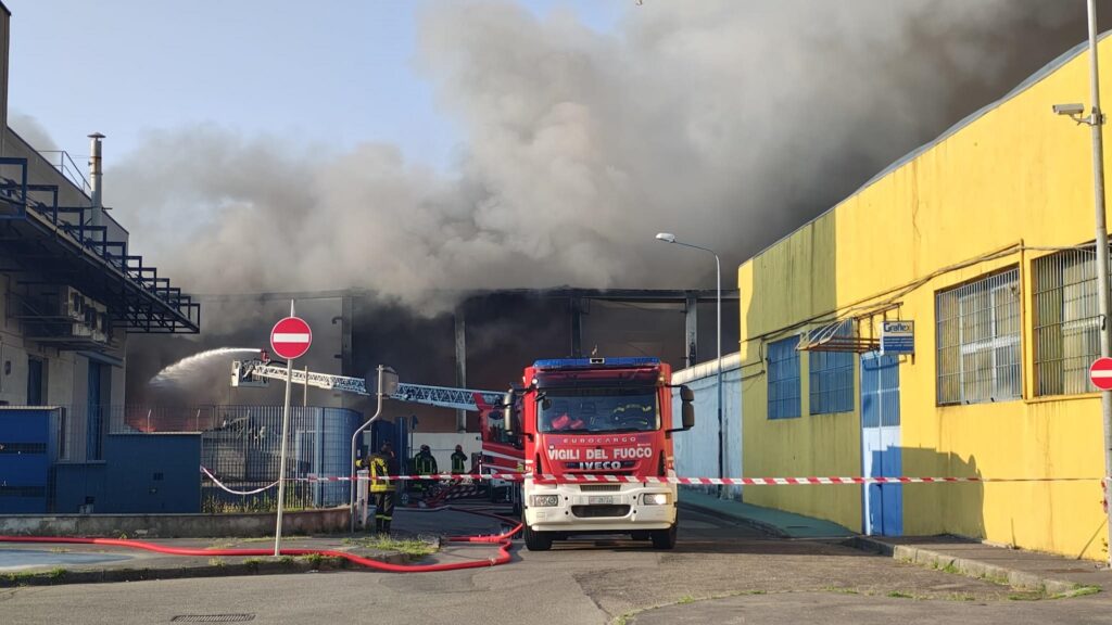 incendio novate milanese