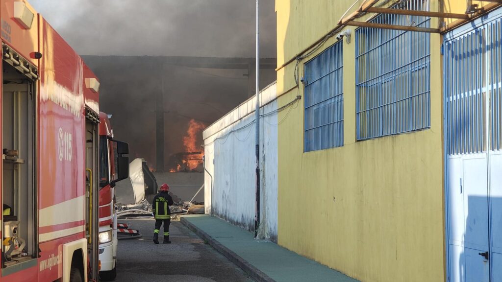 incendio novate milanese