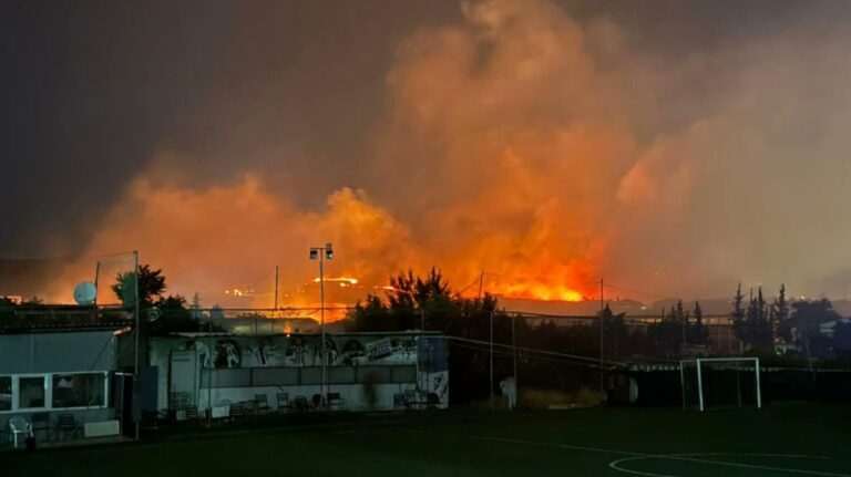 Oreokastro incendio salonicco grecia