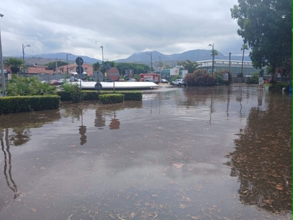 aeroporto reggio calabria allagato