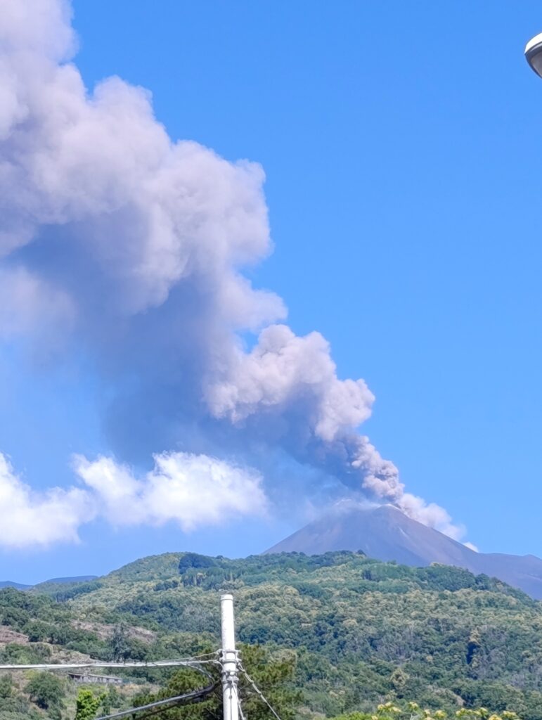 eruzione etna oggi
