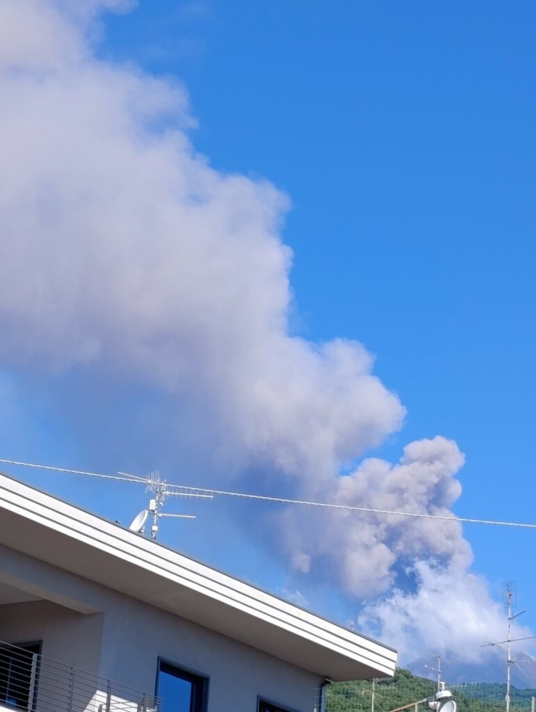 eruzione etna oggi