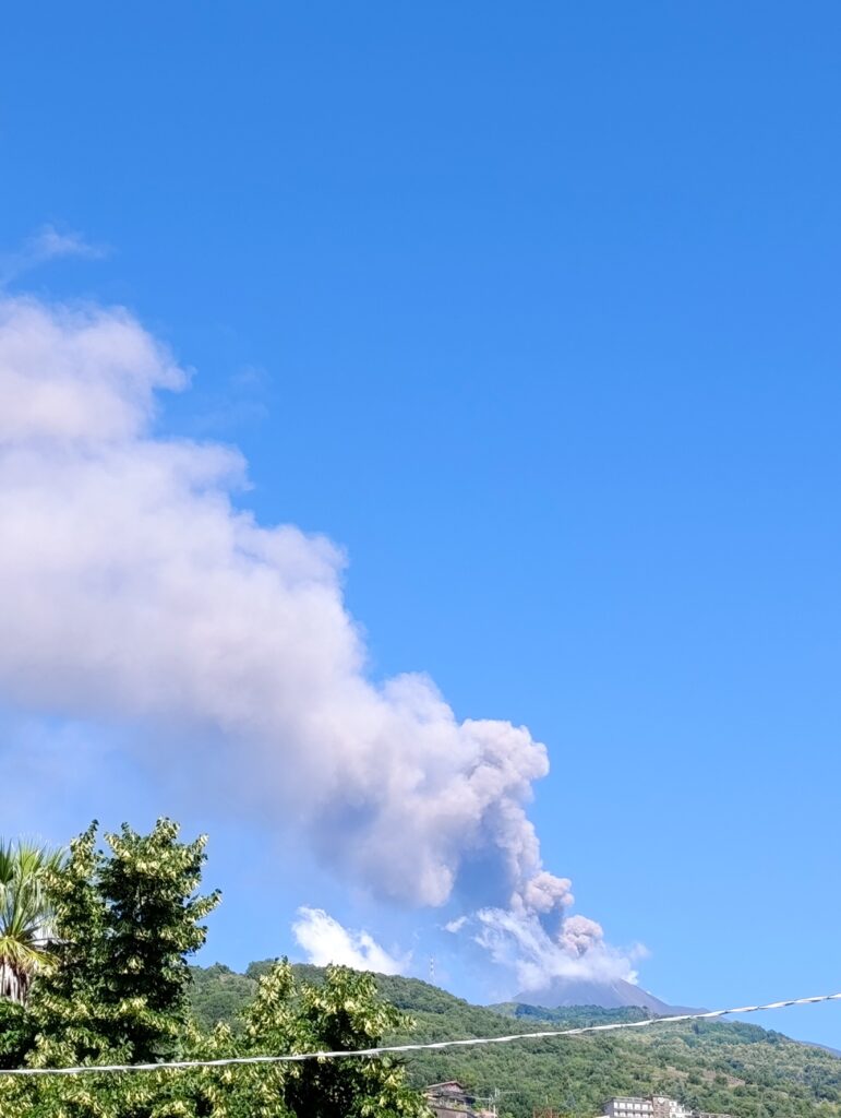 eruzione etna oggi