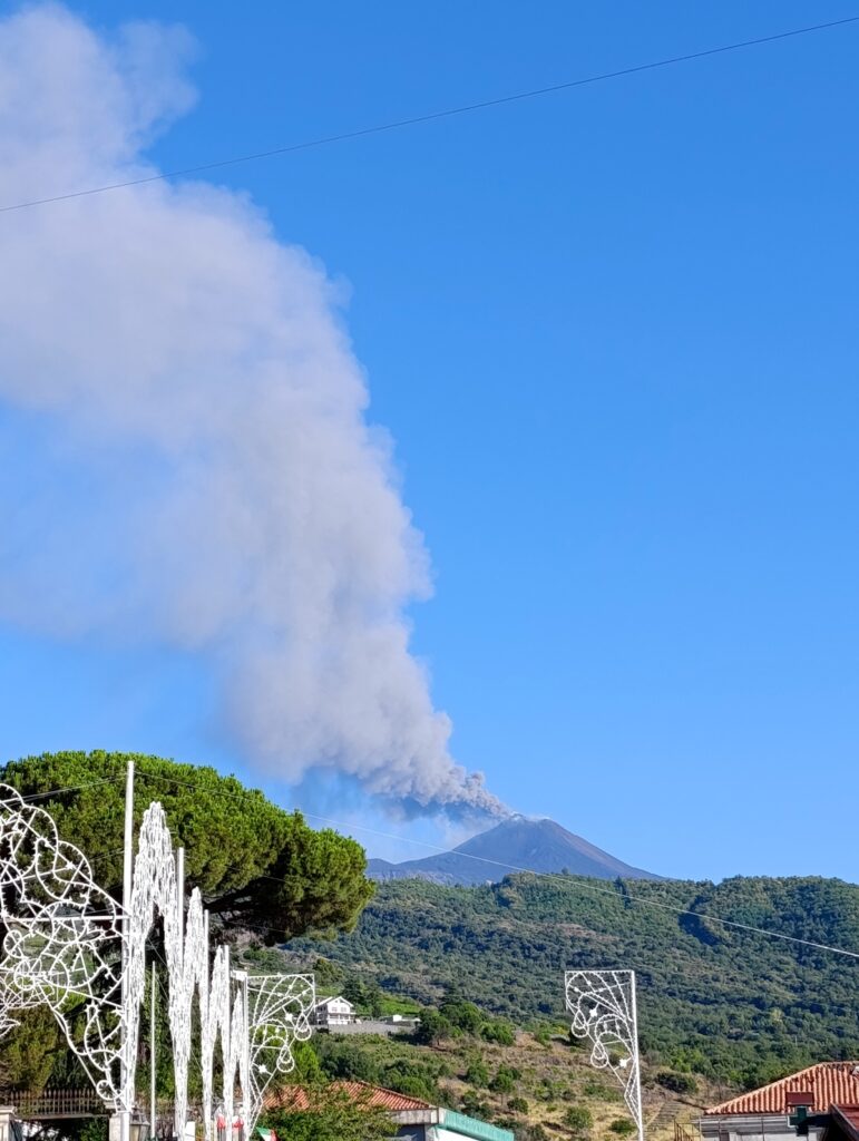 eruzione etna oggi