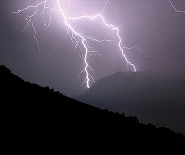 fulmine montagna