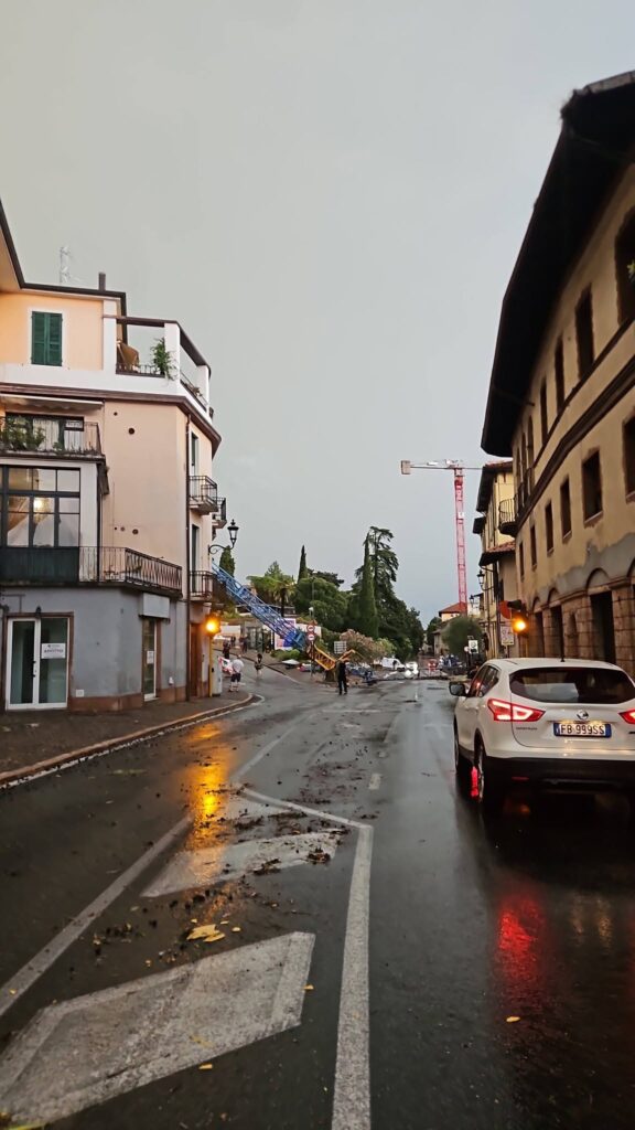 maltempo gardone riviera lombardia