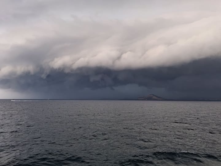 maltempo golfo napoli