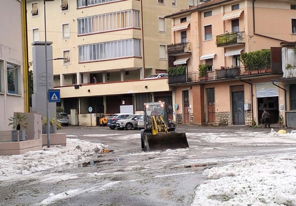 maltempo gardone riviera lombardia