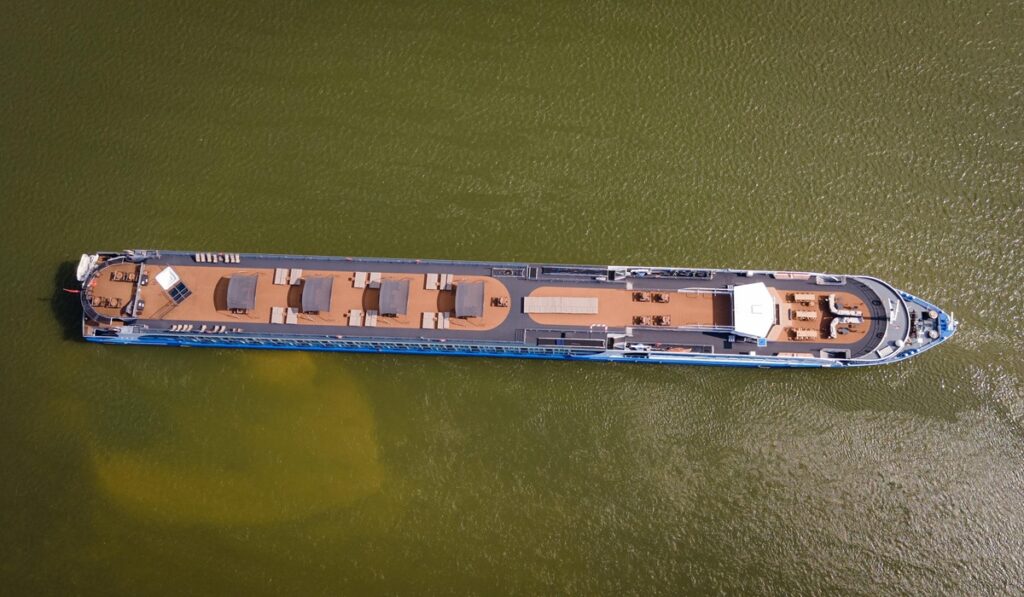 nave incagliata danubio