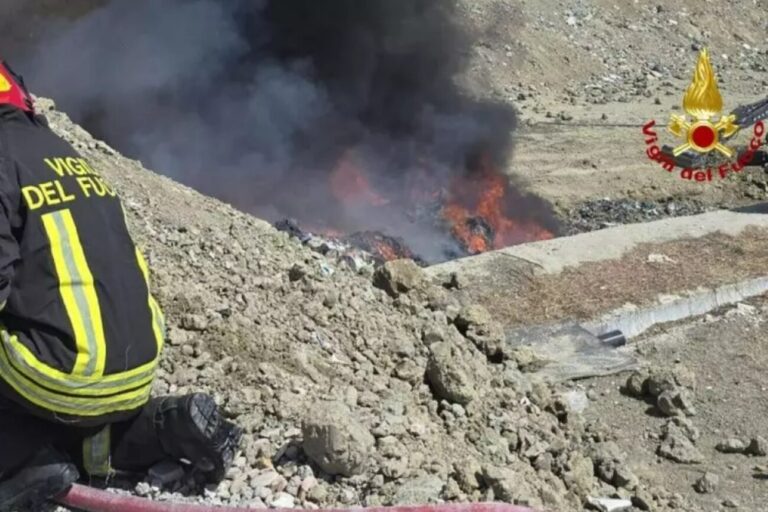 Incendio discarica