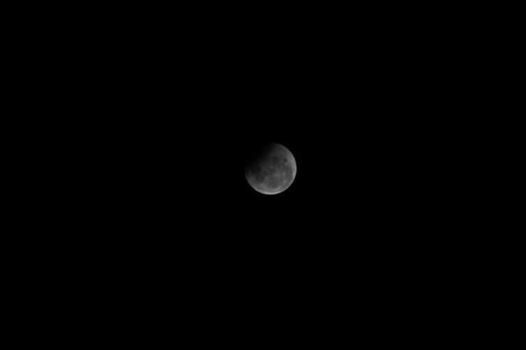 eclissi iss kikina