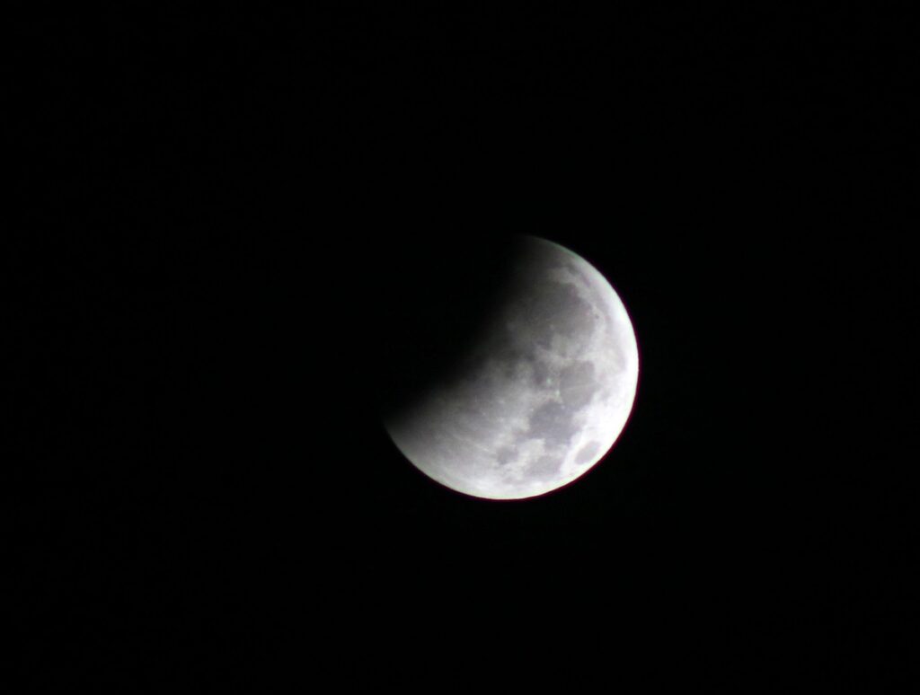 eclissi luna