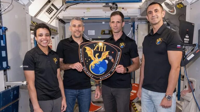 equipaggio missione crew-13