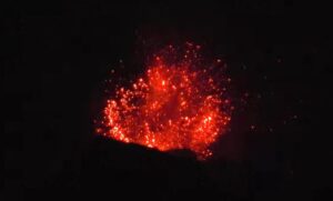 eruzione etna notte