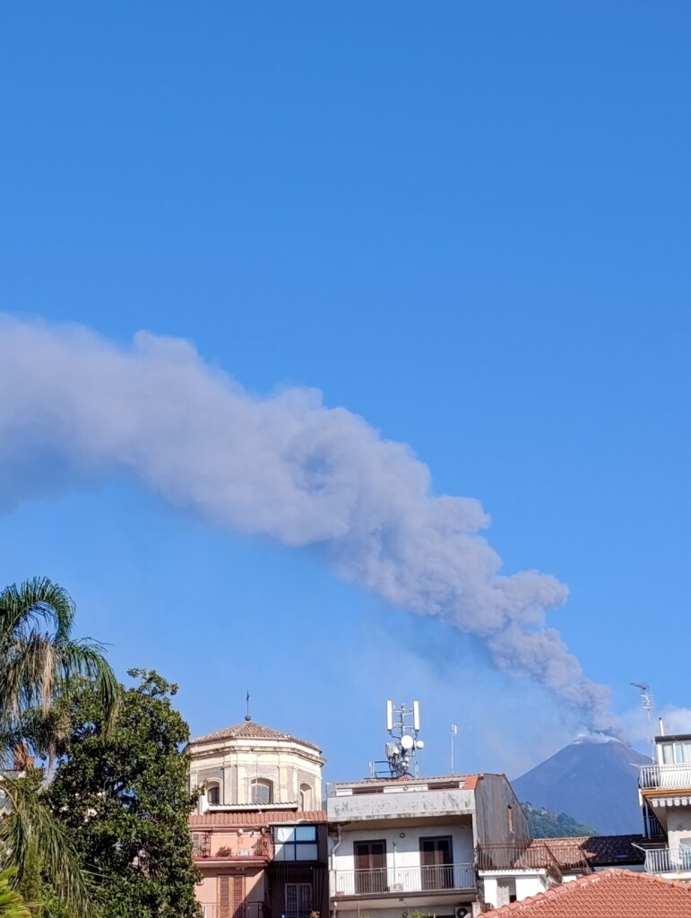 eruzione etna oggi
