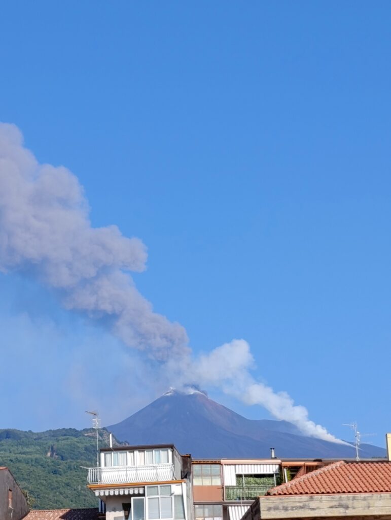 eruzione etna oggi