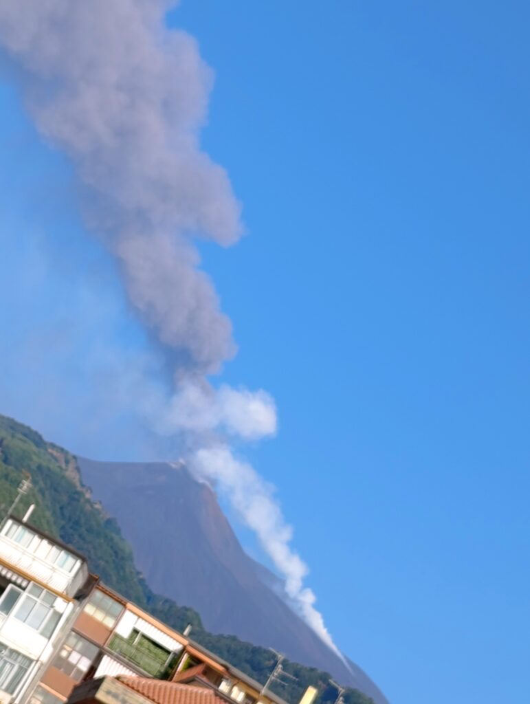eruzione etna oggi