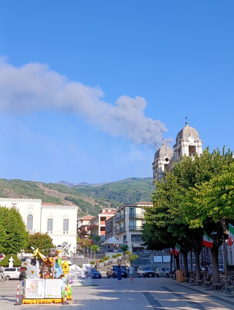 eruzione etna oggi