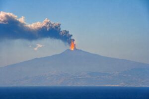 eruzione etna reggio calabria 17 agosto 2026