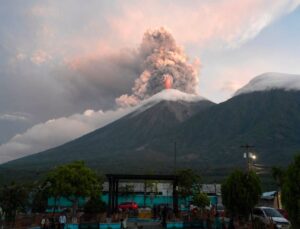 eruzione vulcano fuego guatemala