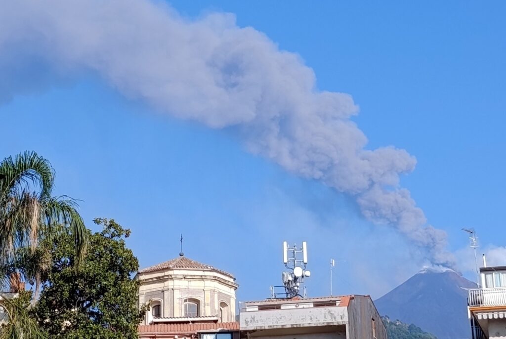 etna eruzione oggi