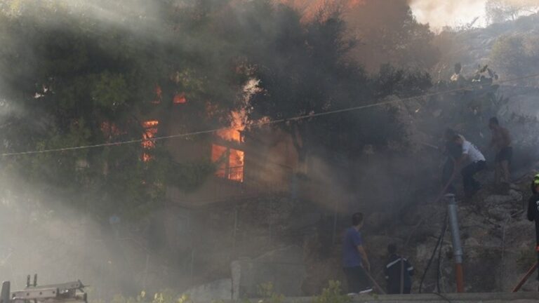 incendi salamina grecia