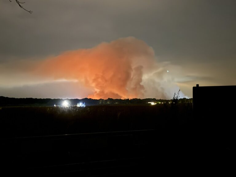 incendio paesi bassi oostrum