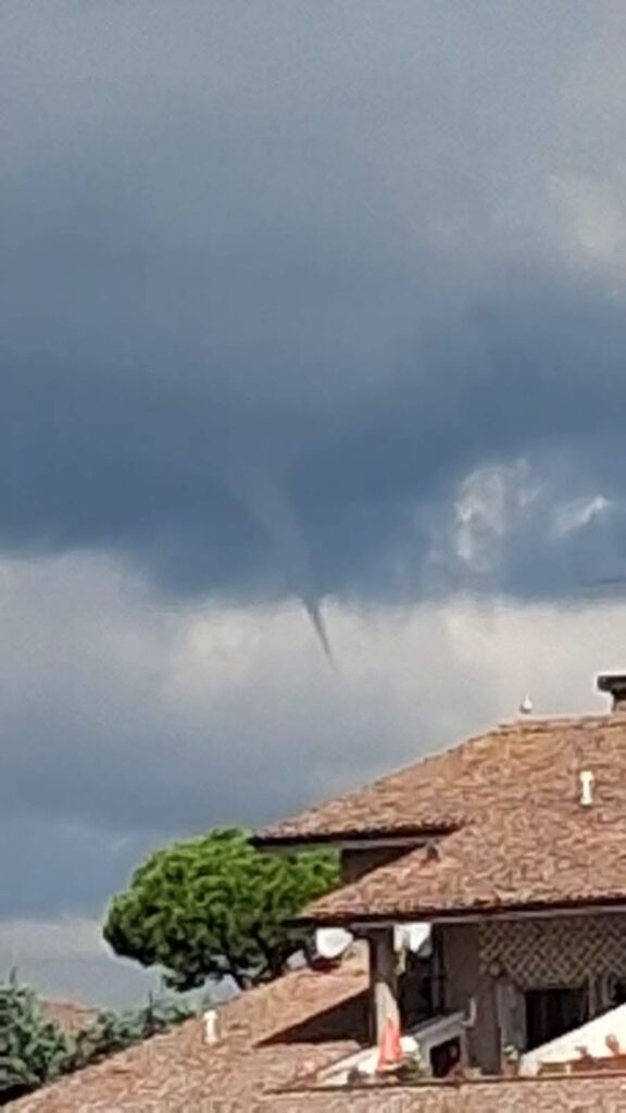 maltempo emilia romagna funnel cloud