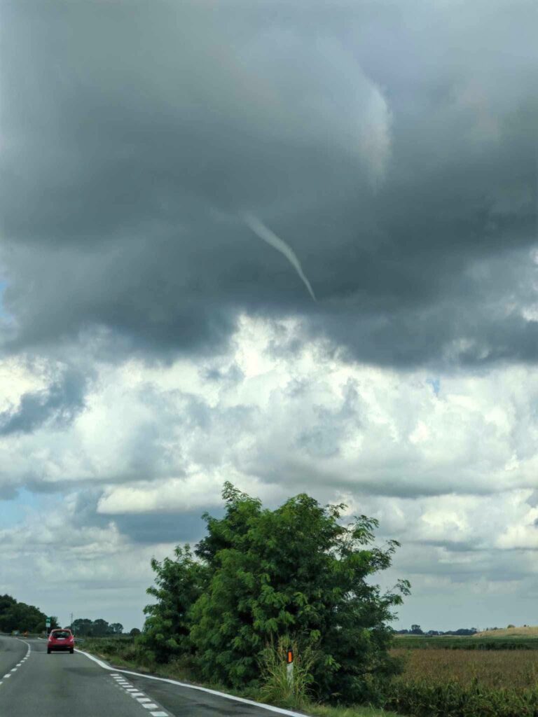 maltempo emilia romagna funnel cloud