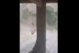 maltempo tornado francia