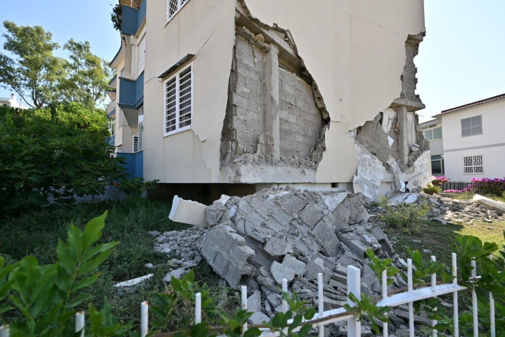 terremoto campi flegrei