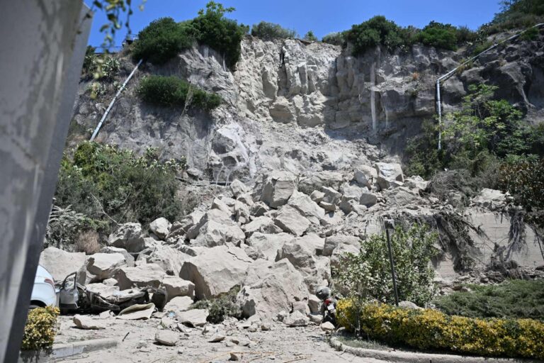 terremoto campi flegrei