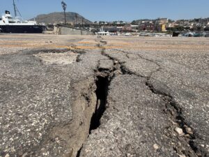 terremoto campi flegrei