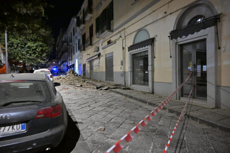 terremoto pozzuoli campi flegrei