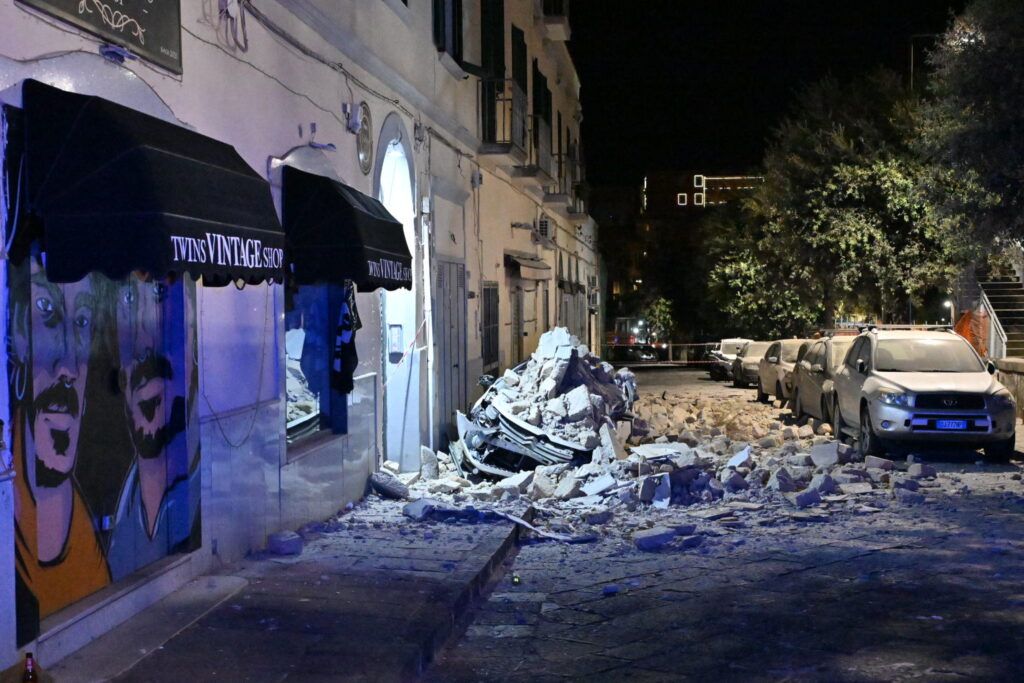 terremoto pozzuoli campi flegrei