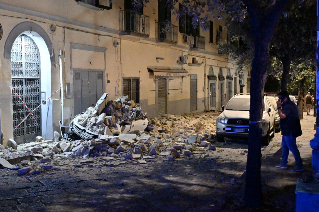 terremoto pozzuoli campi flegrei