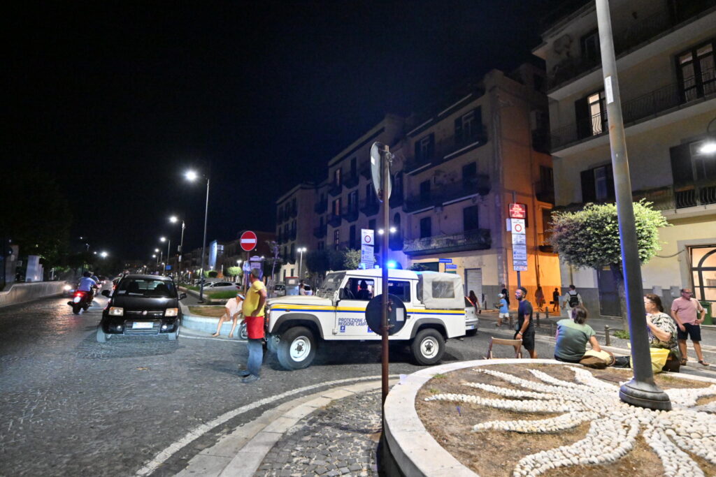 terremoto pozzuoli campi flegrei
