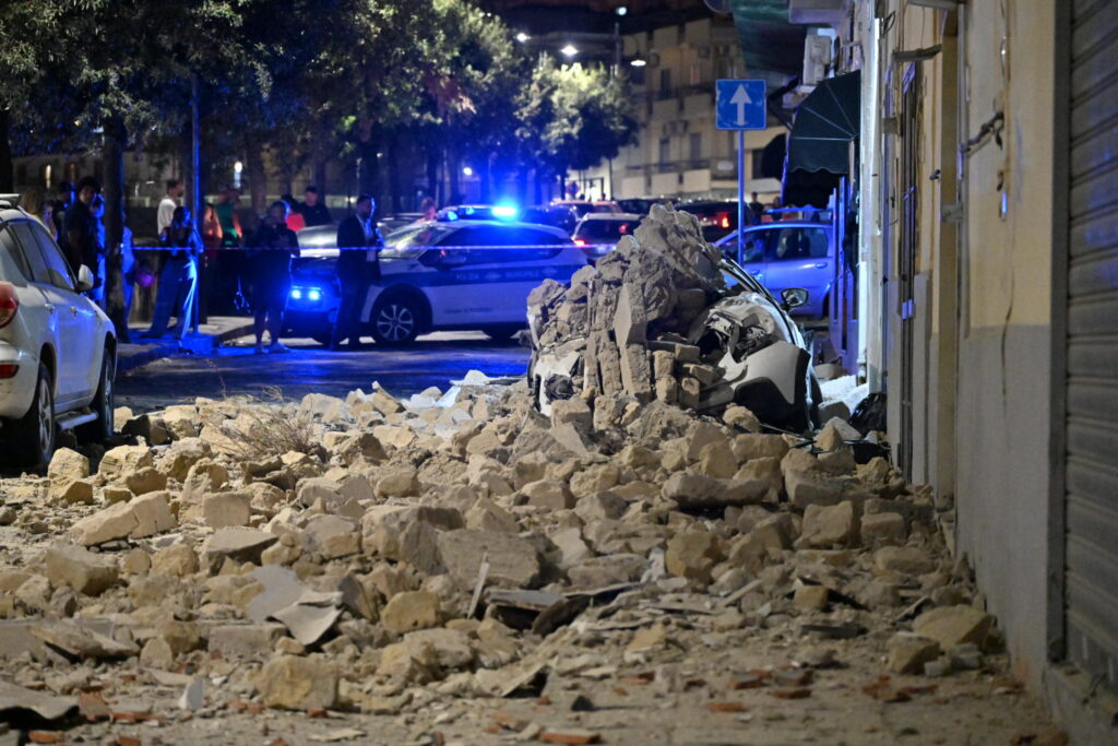 terremoto pozzuoli campi flegrei