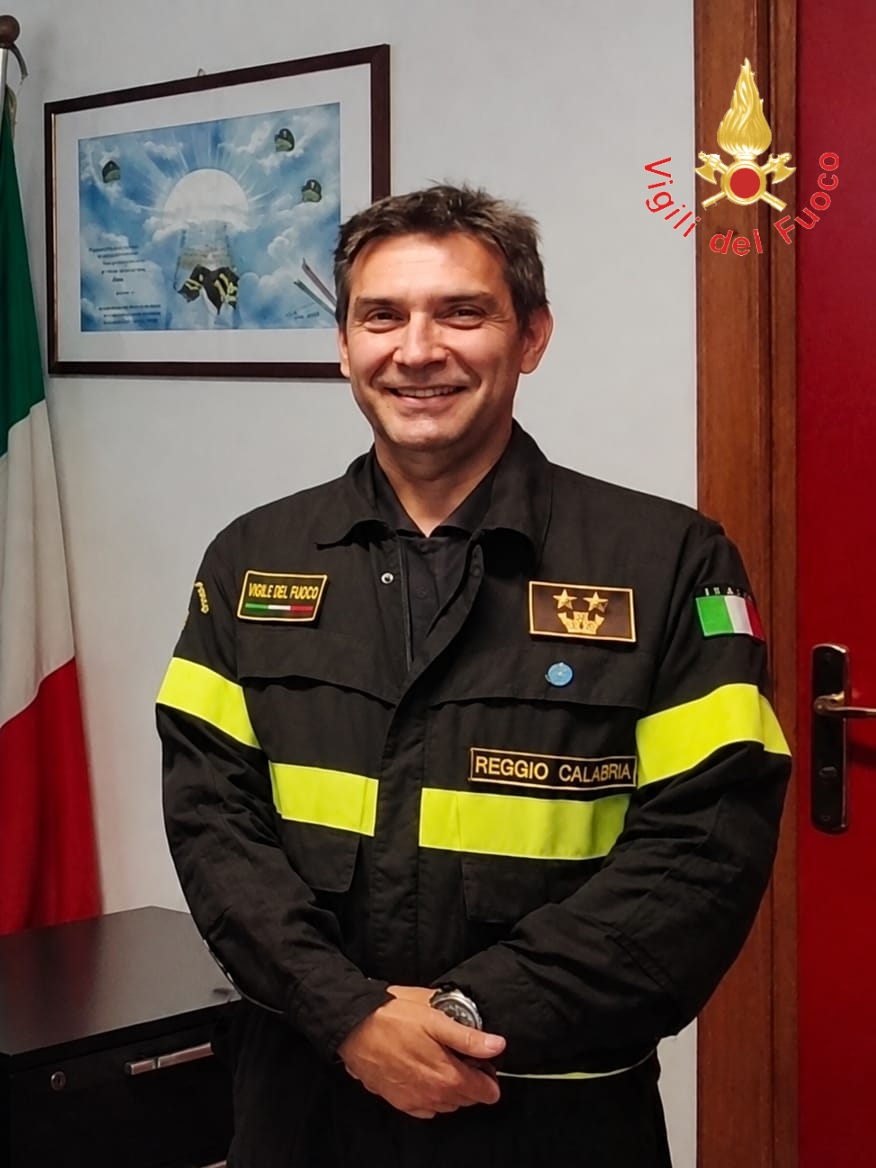 vigile del fuoco salva bambini