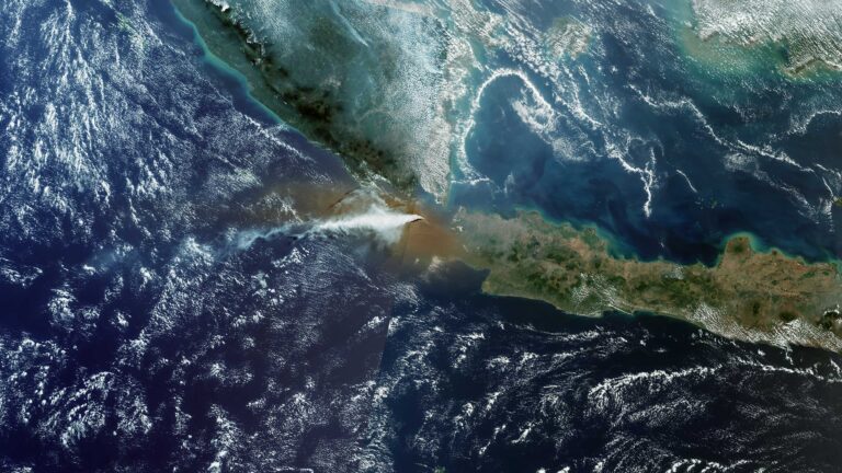 Anak Krakatau Sentinel-3