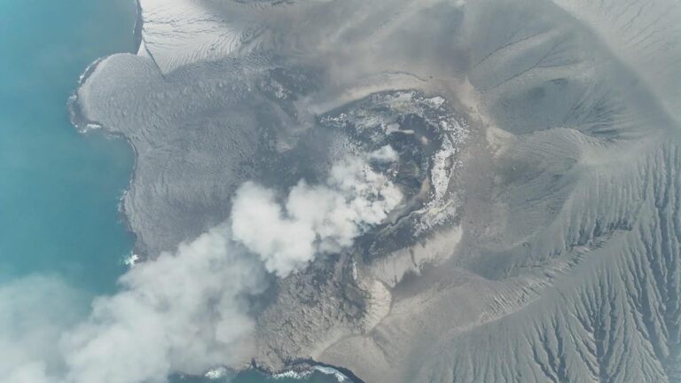 Anak Krakatau eruzione indonesia