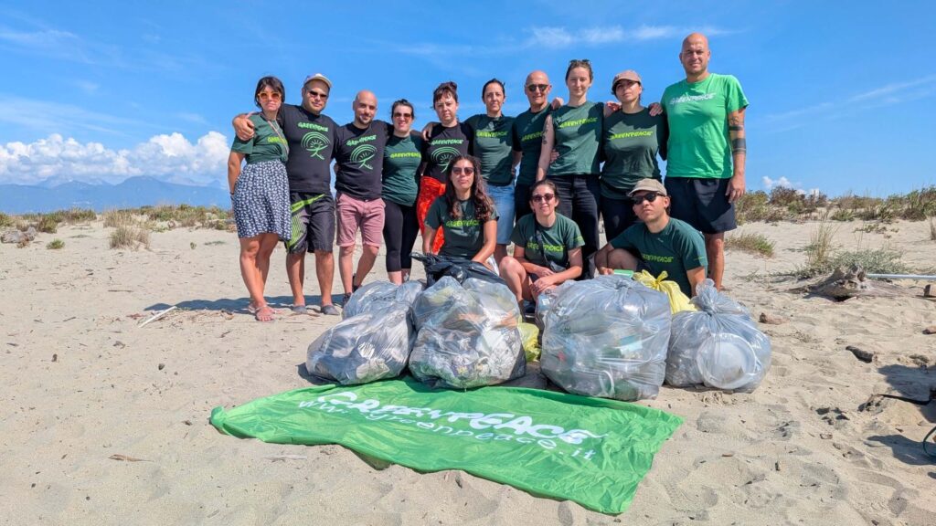 Greenpeace rifiuti plastica