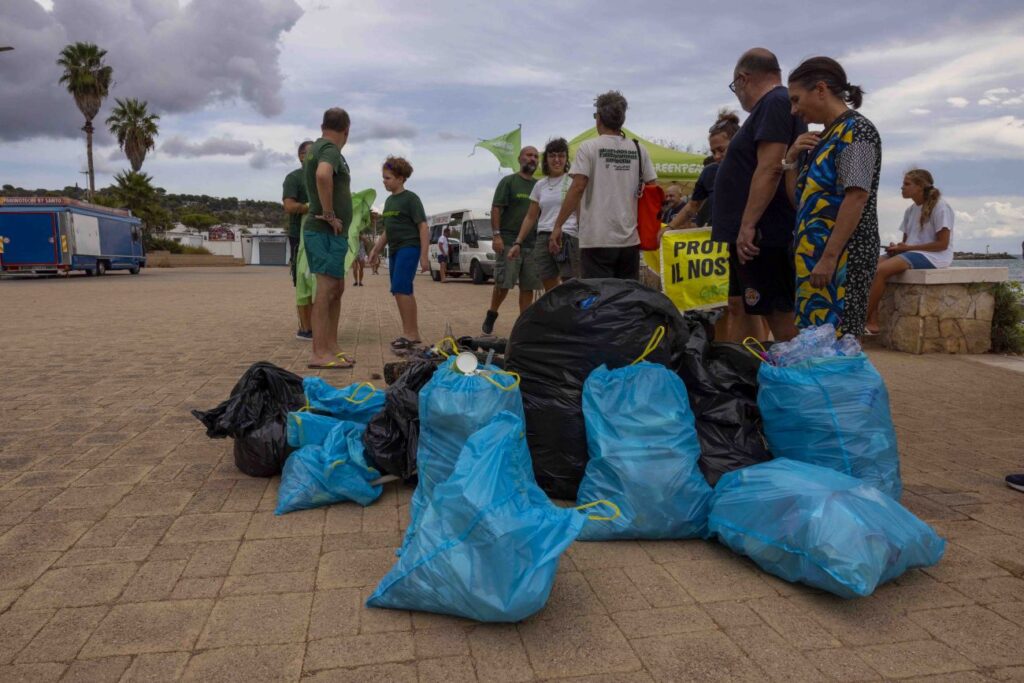 Greenpeace rifiuti plastica