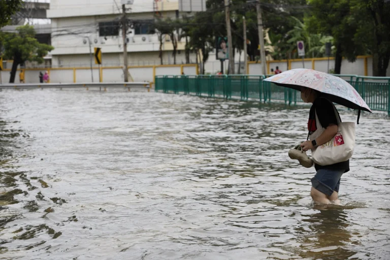 alluvione thailandia bangkok
